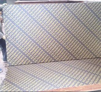 潤鵬木業建筑模板生產廠家的選材