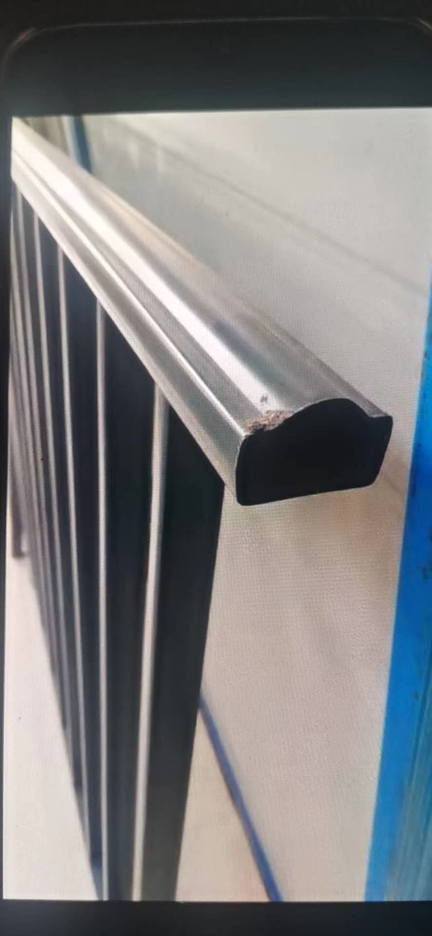 护栏凹槽管厂家-夹玻璃凹槽管