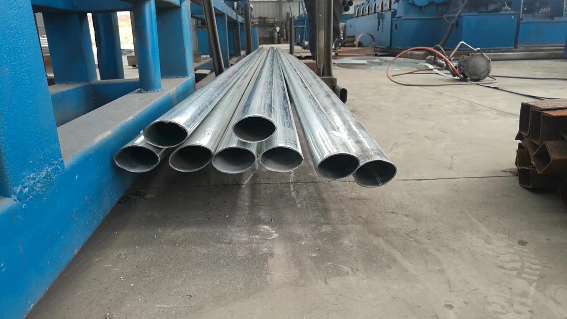 大口徑橢圓管生產廠家-40*80鍍鋅橢圓管