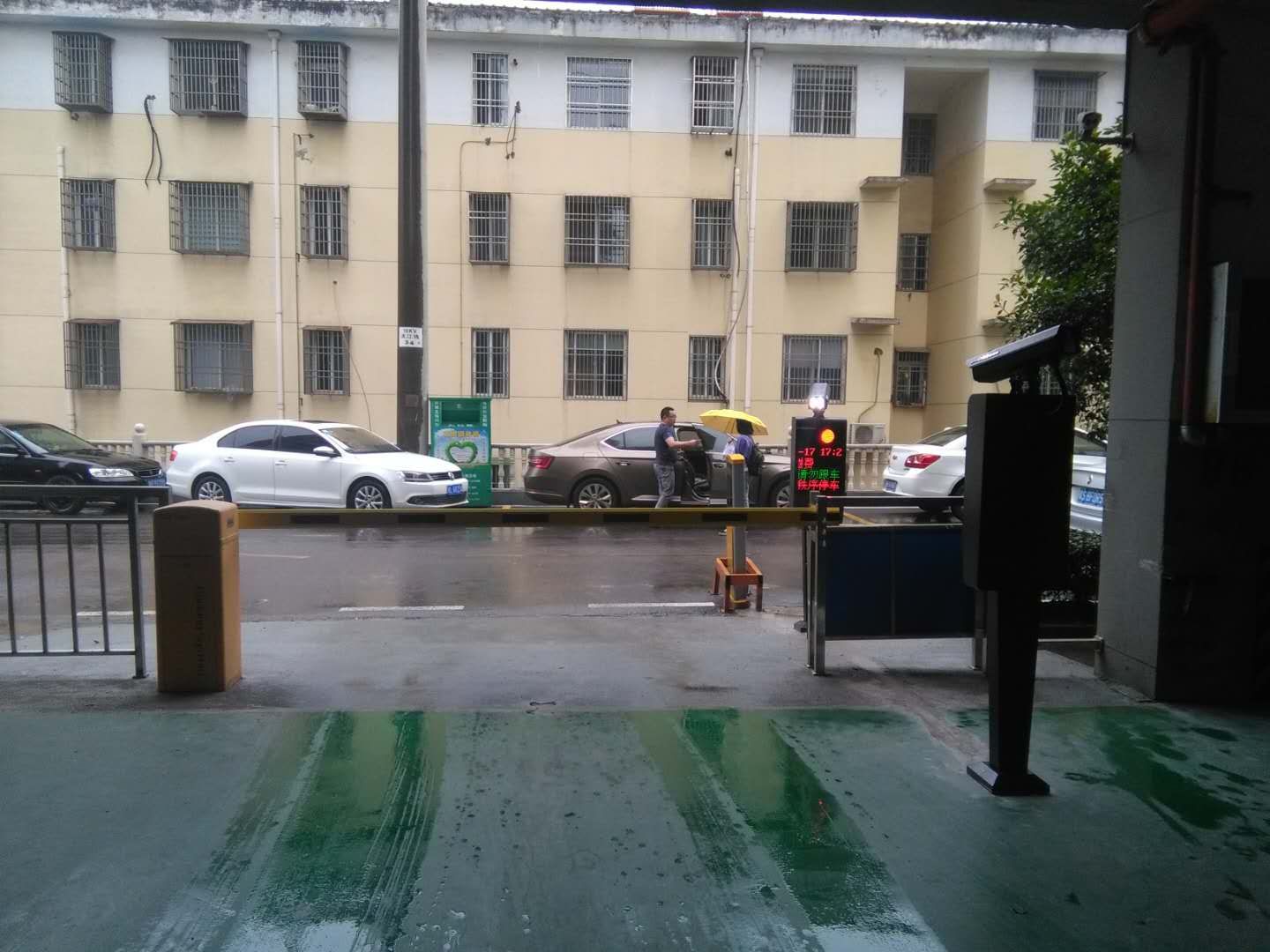 車牌識別系統(tǒng)在停車場系統(tǒng)中的工作原理