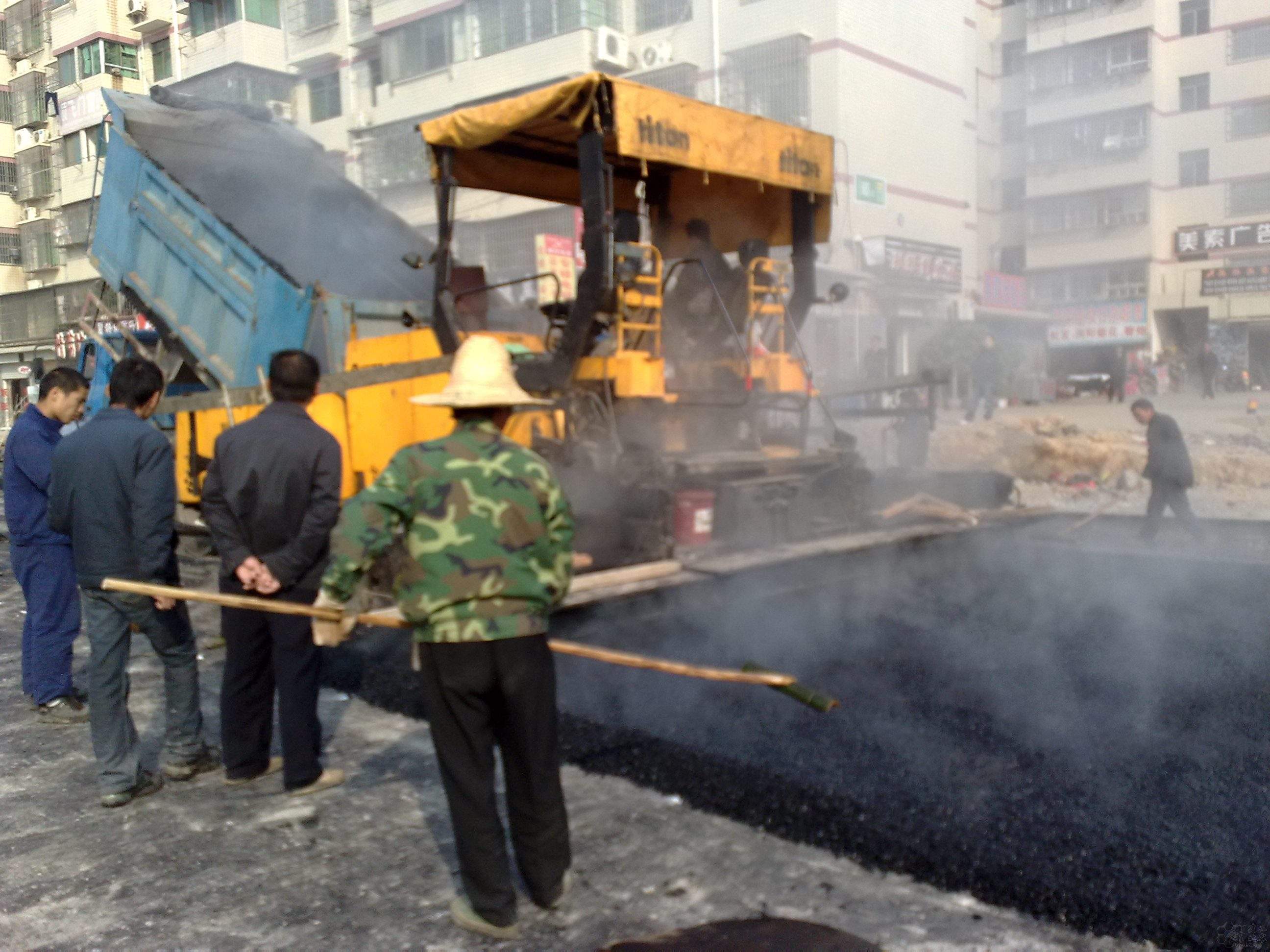 柏油與瀝青的差異 深圳瀝青道路建設(shè) 瀝青混凝土出售