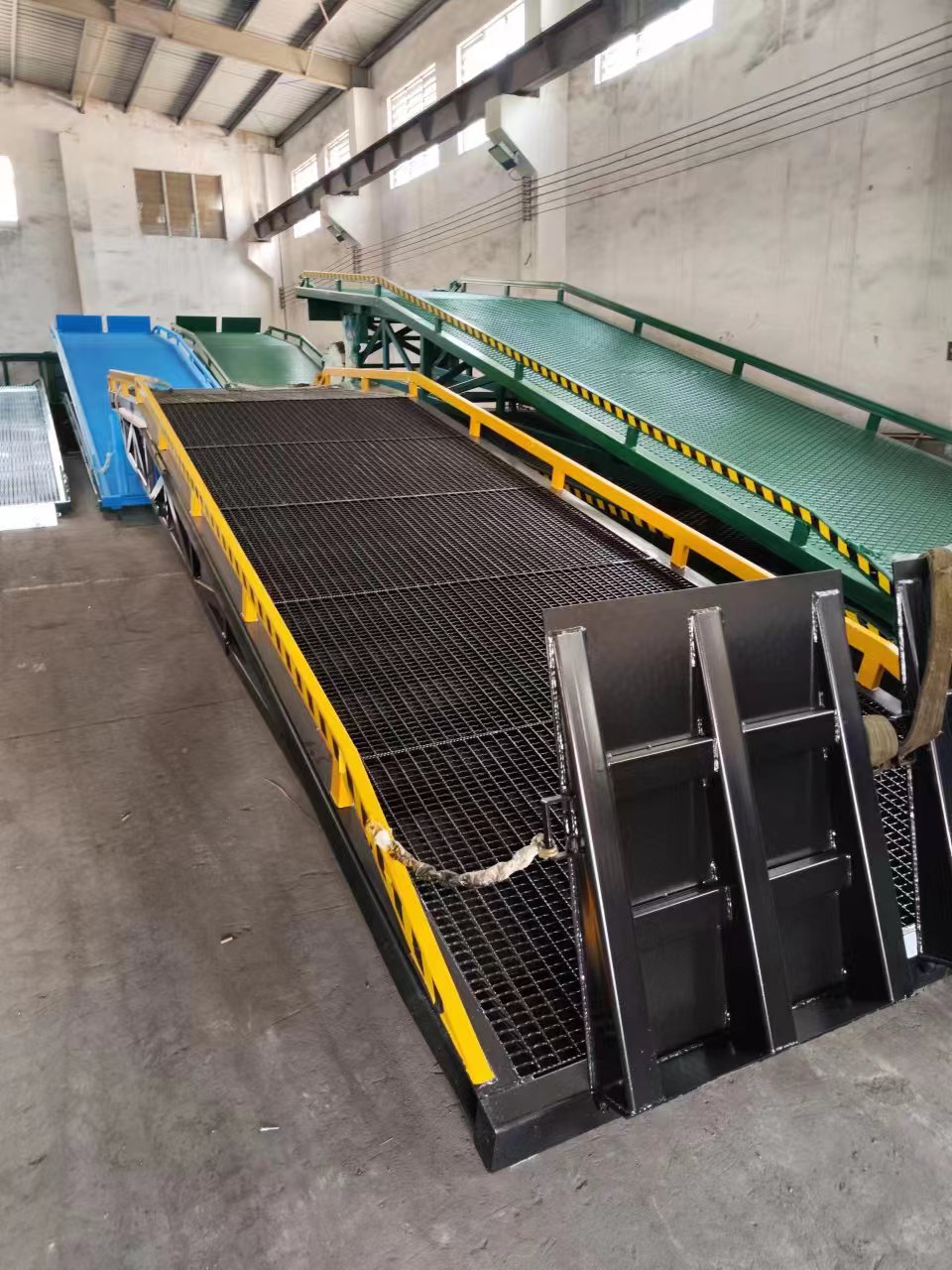 钢格栅款登车桥