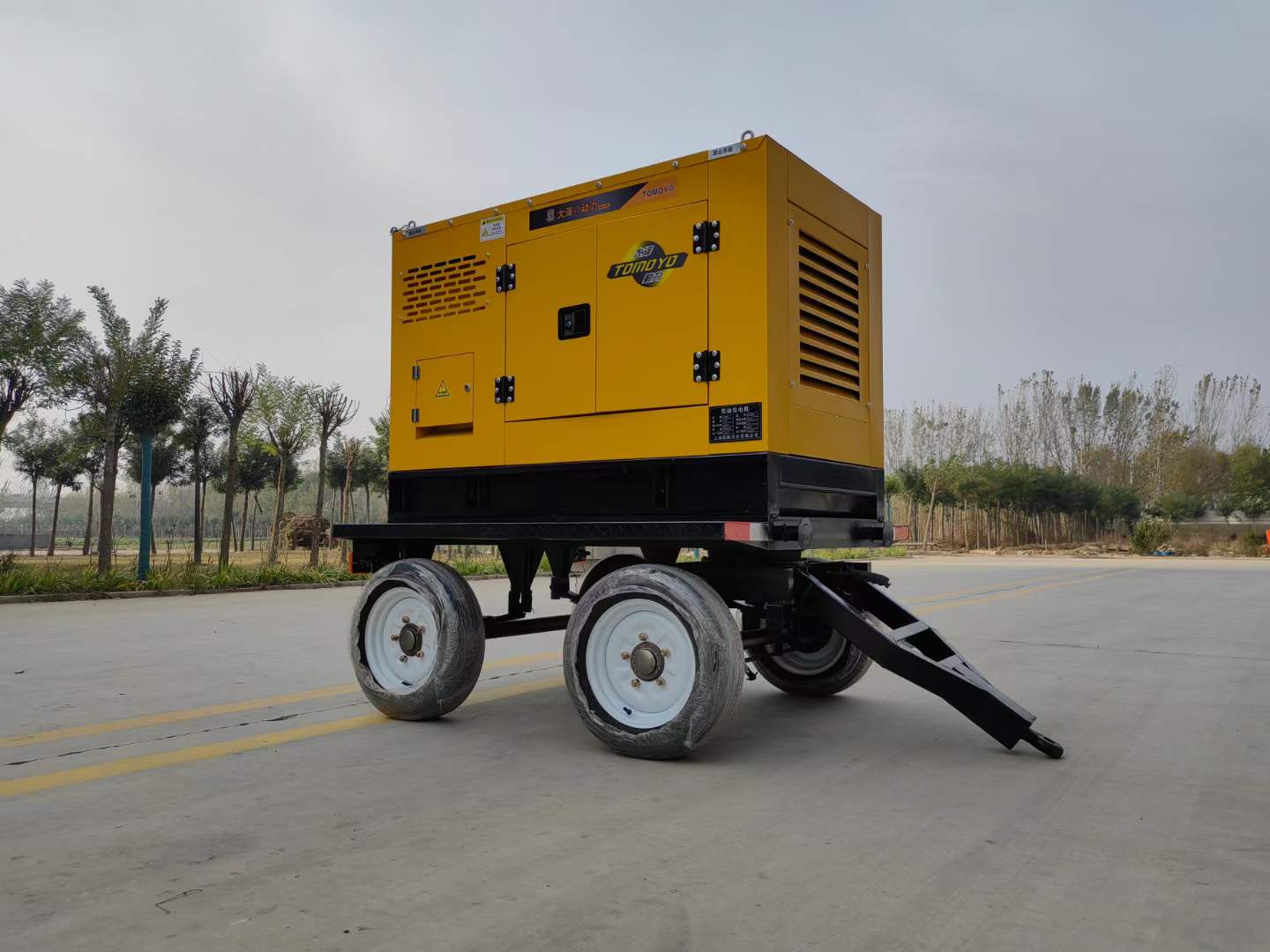 20kw静音柴油发电机-黄色大尺寸-带拖车 (19)