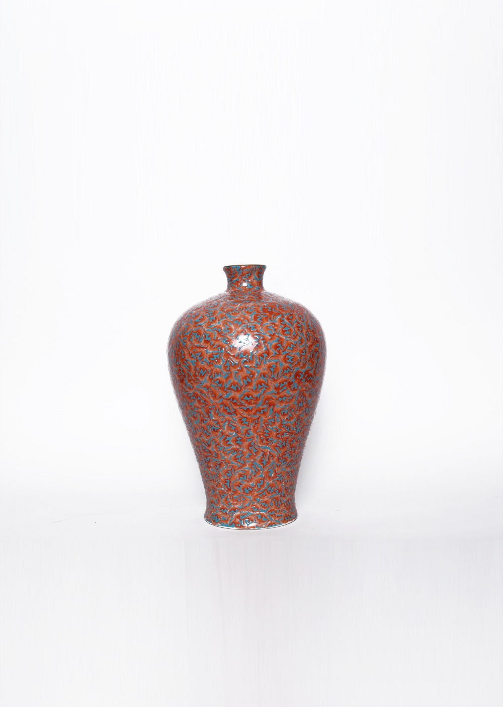 珊瑚红釉百蝠纹梅瓶