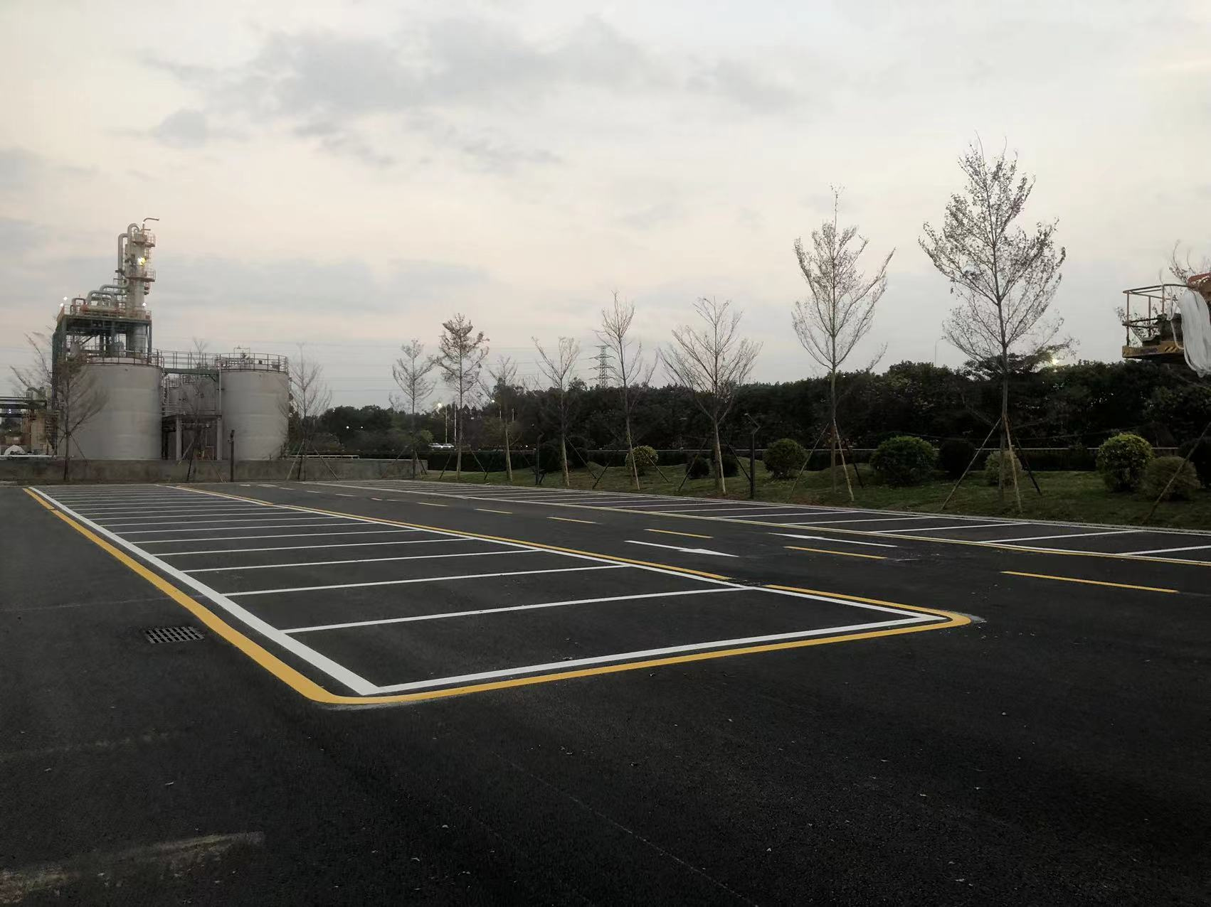 深圳停车场划线施工要求：提升停车效率与车主体验