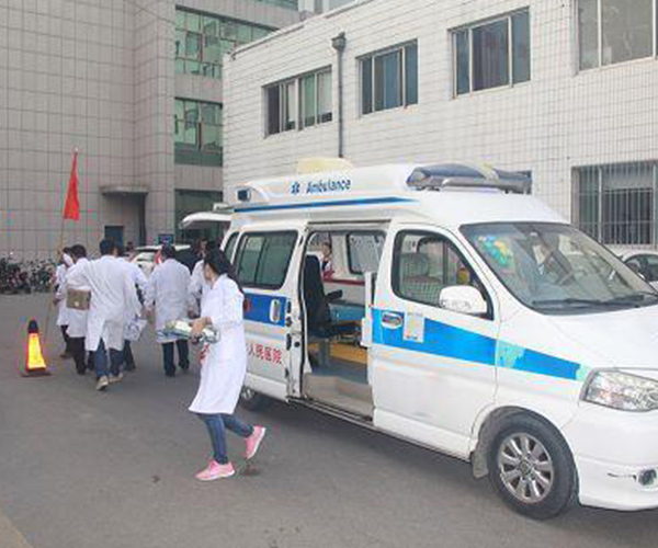 成都医帮扶救护车出租电话