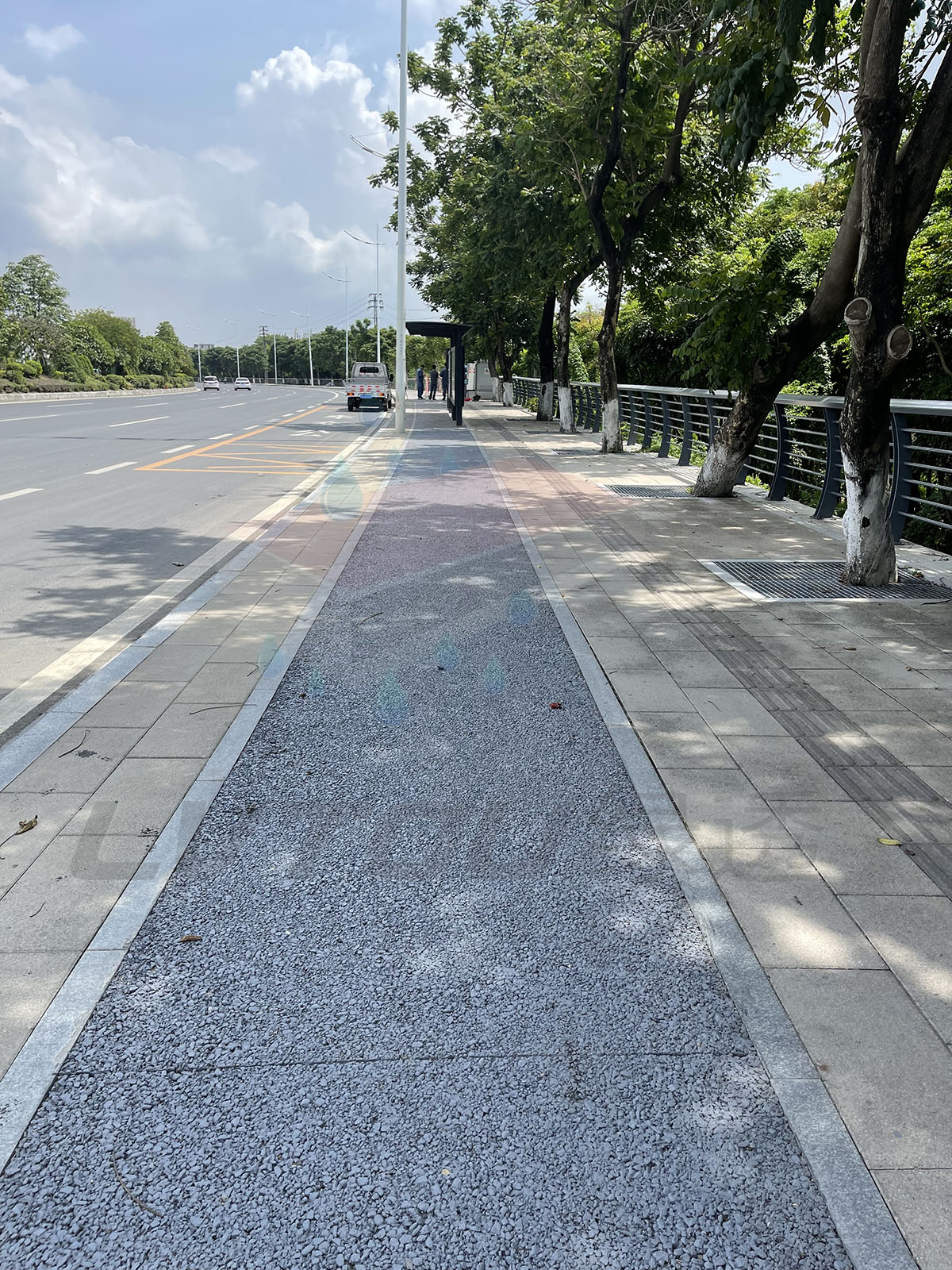 汕头市汕汾路道路提升 300x600芝麻白 300x300浅灰盲道_副本