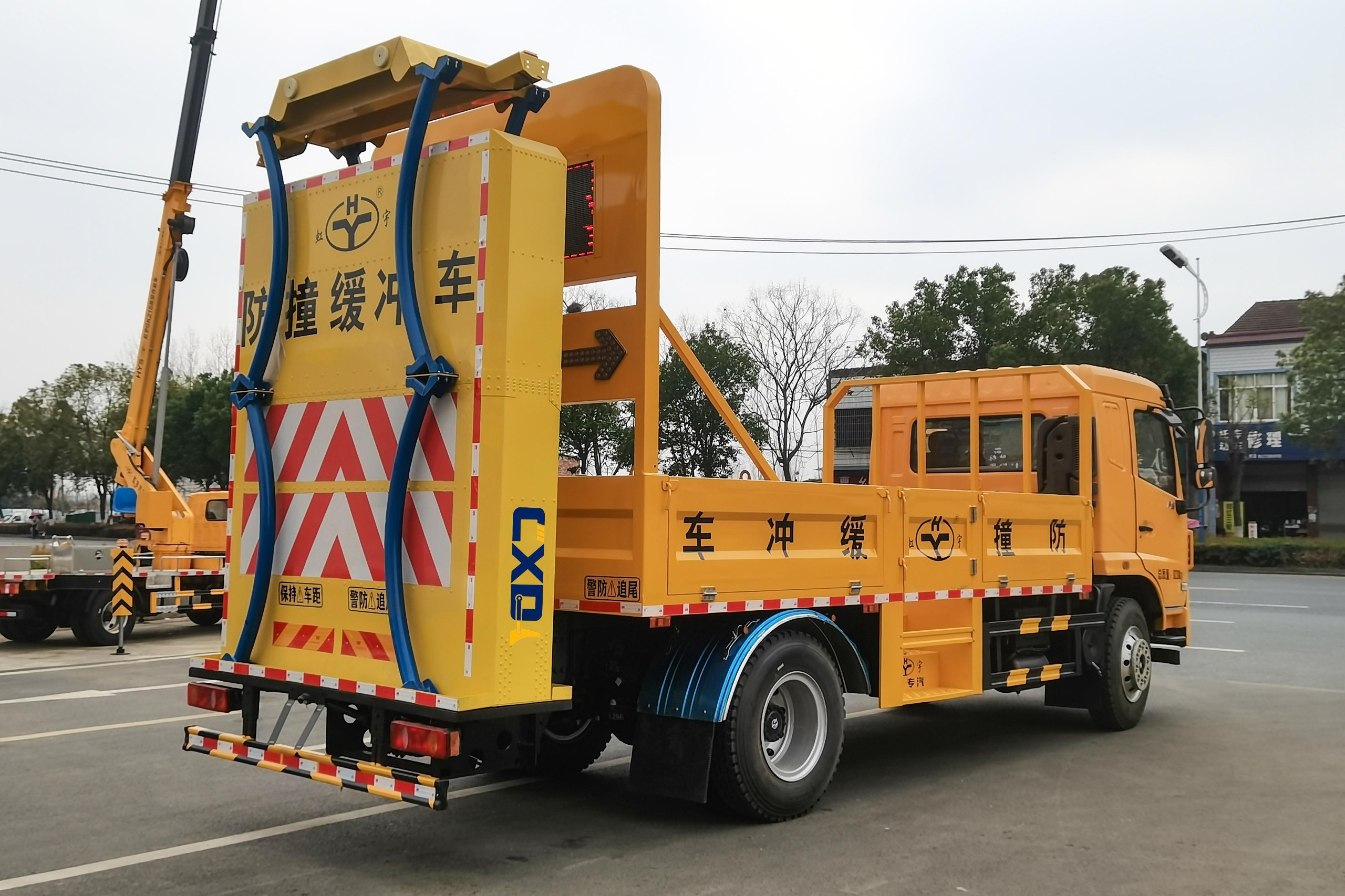 东风华神F5-100K防撞缓冲车_-_吸尘车厂 (3)