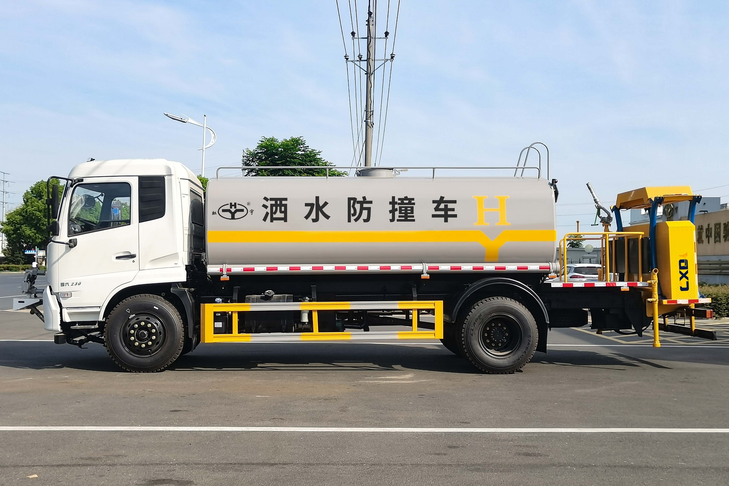 东风天锦70K_80K_100K洒水防撞车 (3)