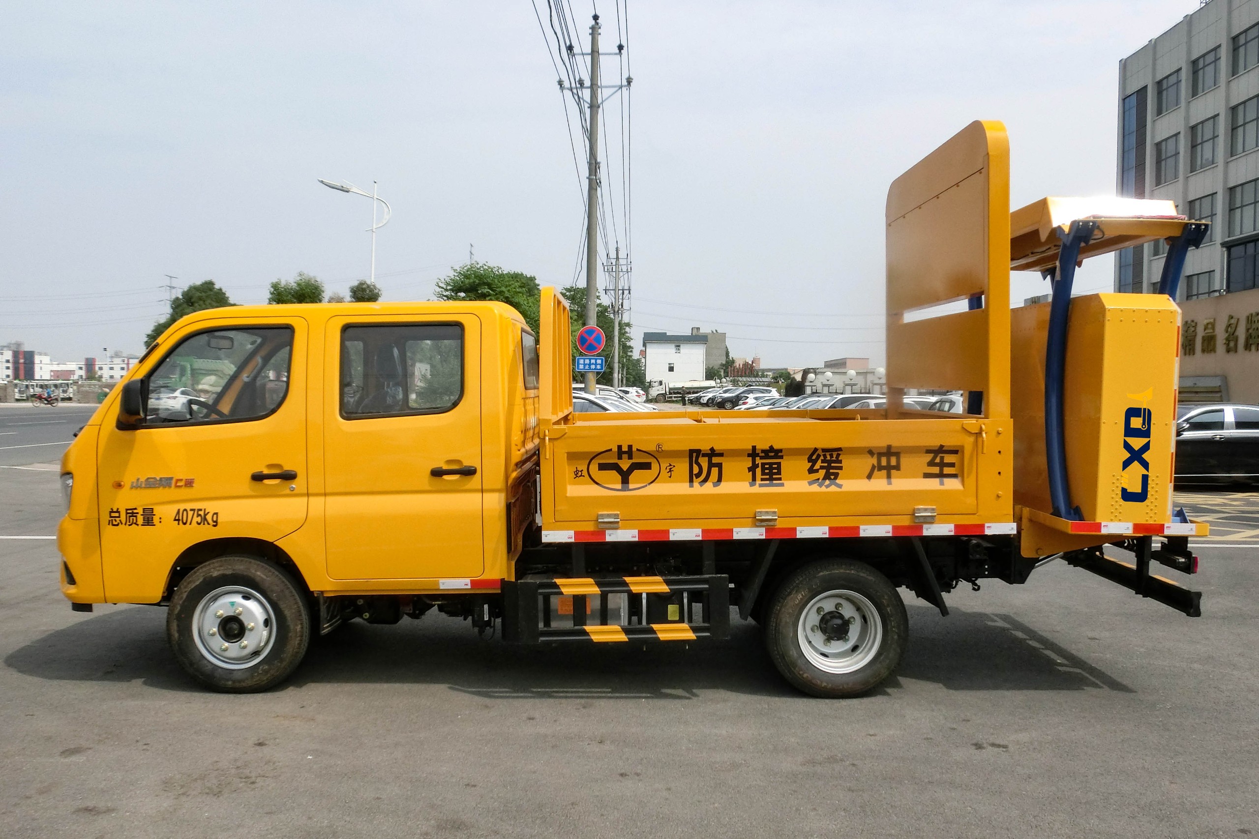 福田70K_80K防撞缓冲车 (2)