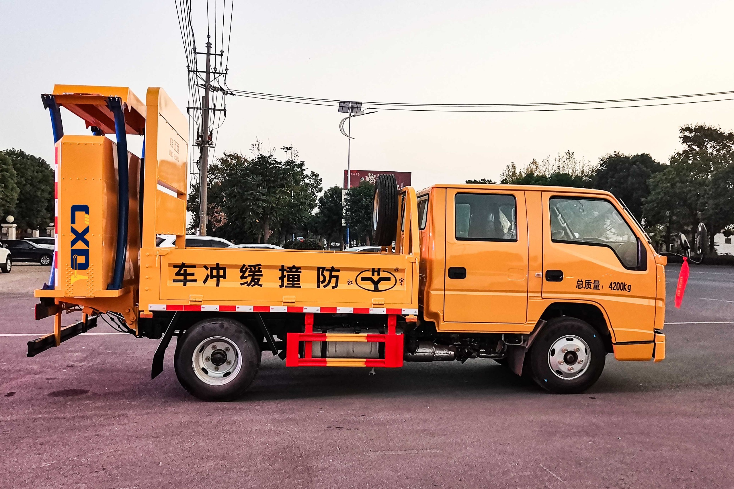 江铃70K_80K防撞缓冲车 (4)