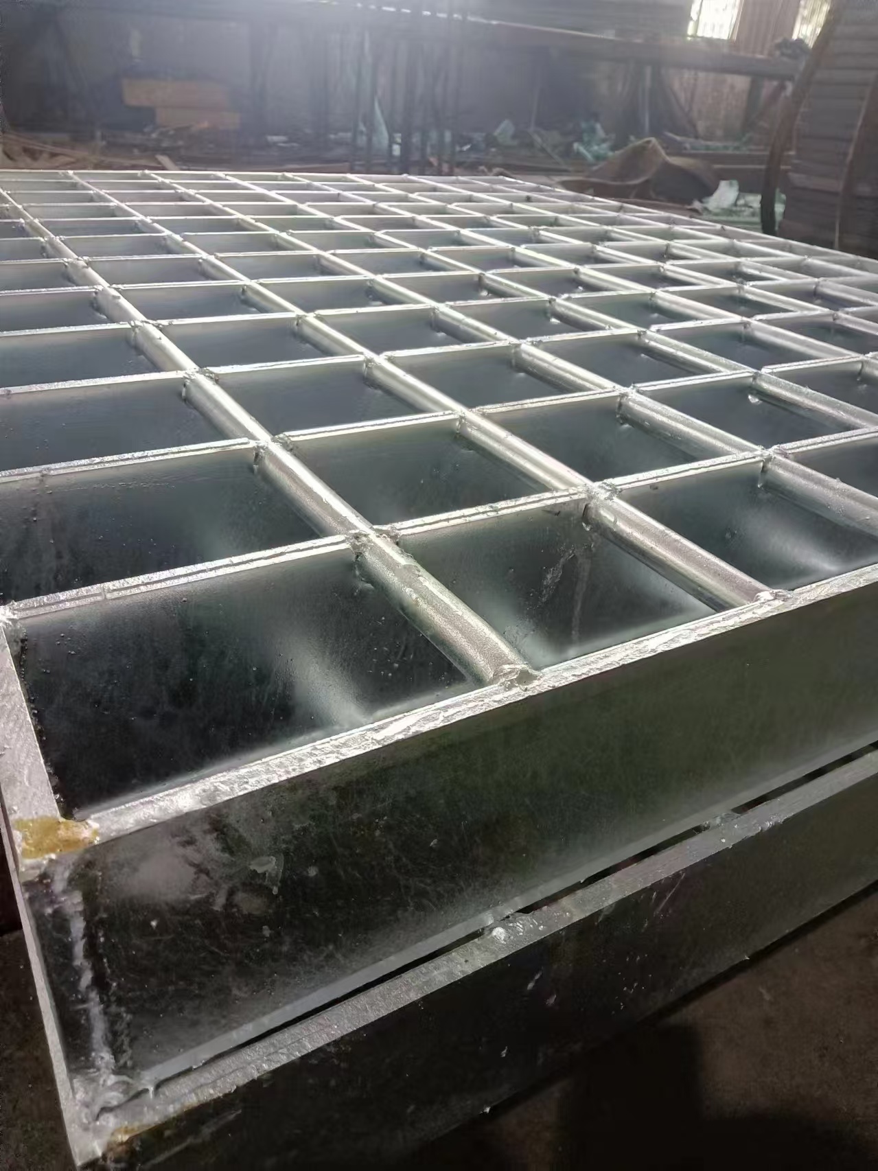 钢格板在民建工程项目的应用