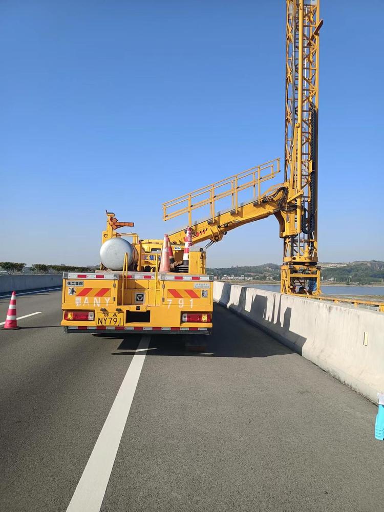 桥检车