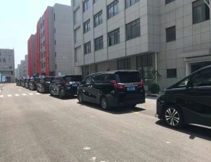 广州新款丰田埃尔法租赁，广州市区丰田保姆车租赁，广州GMC房车租赁