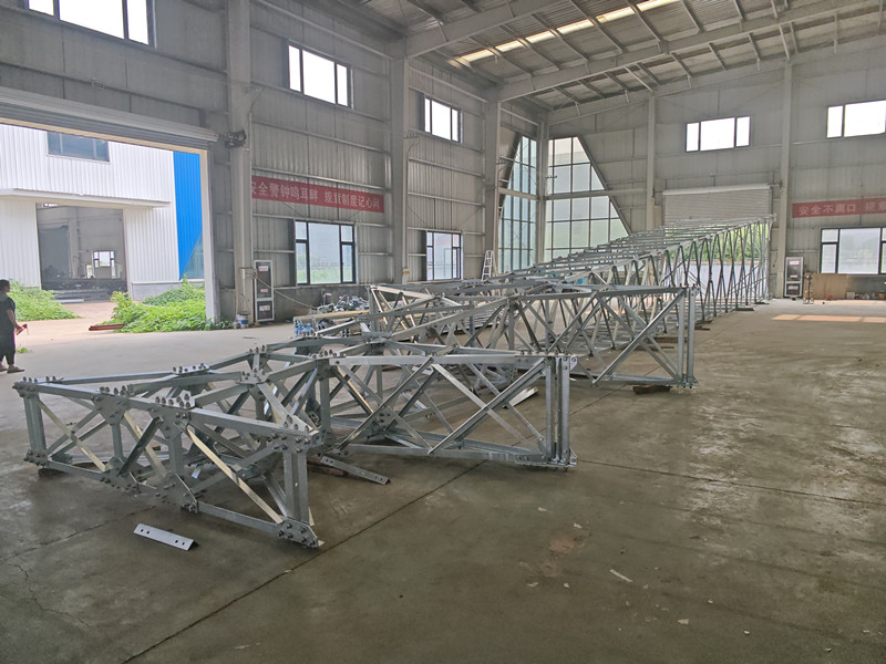 角钢塔车间试组装：品质的严苛试炼