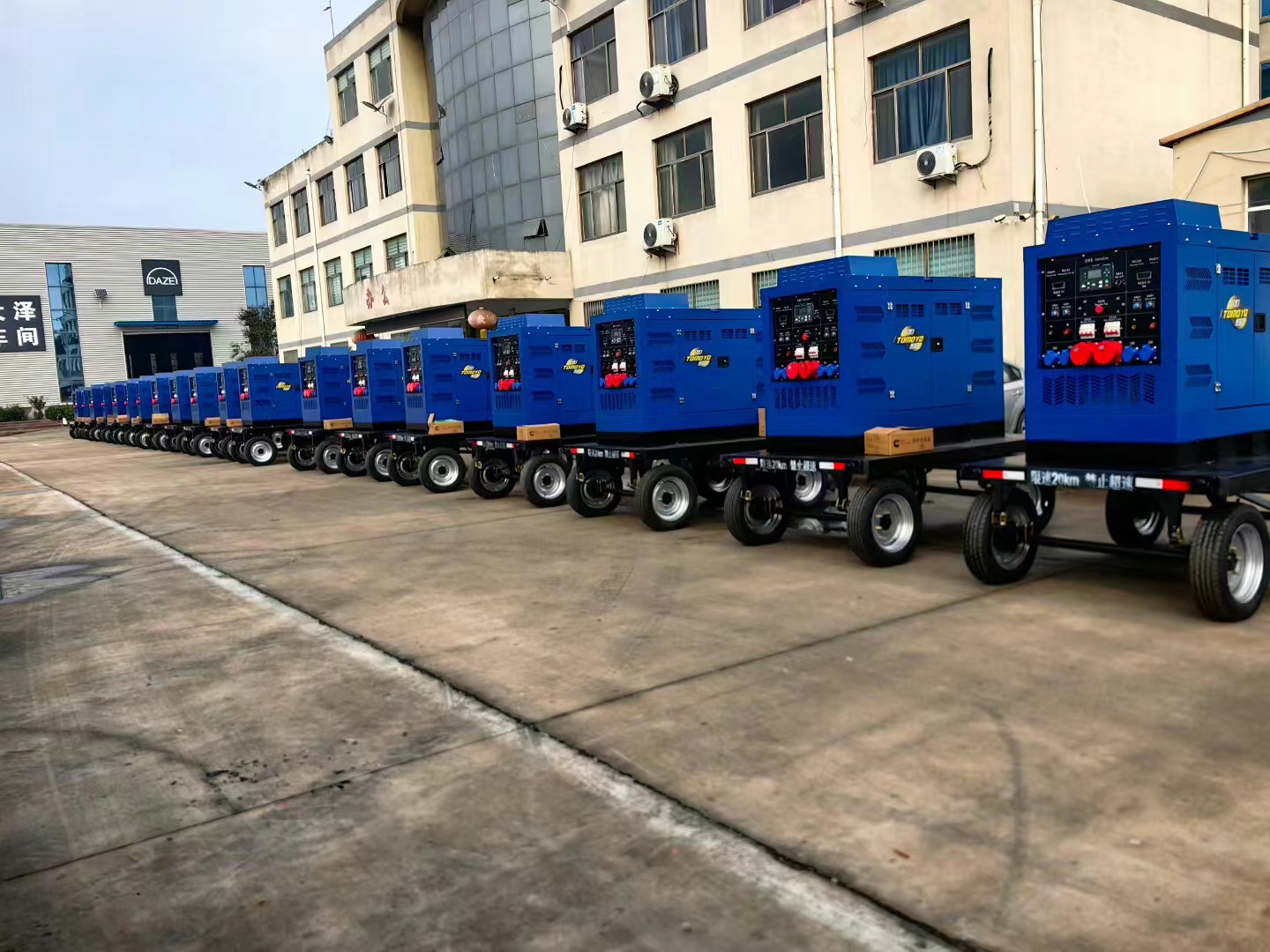 电焊发电机一体机电压低怎么调